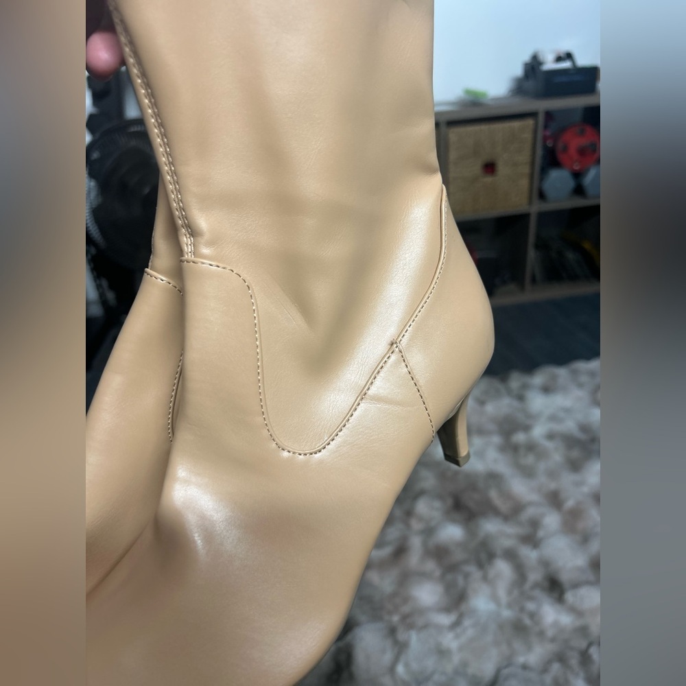 NWOT DV by Dolce Vita Audra Tan Ankle Boots - Picture 4 of 7